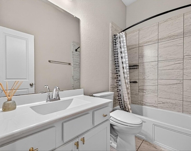 2134 Bluegrass Lane - Photo Thumbnail 14