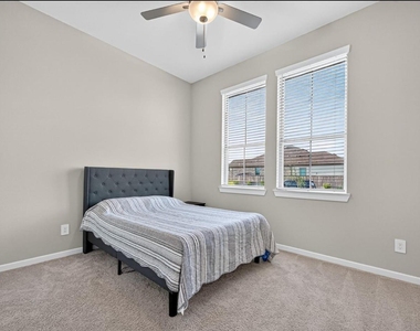 2134 Bluegrass Lane - Photo Thumbnail 10