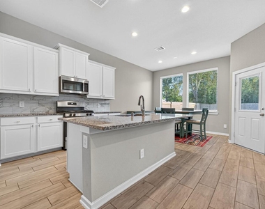 2134 Bluegrass Lane - Photo Thumbnail 7