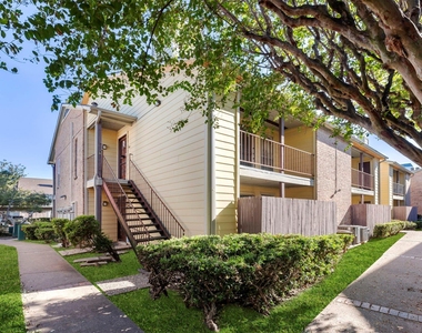 9350 Country Creek Drive - Photo Thumbnail 25
