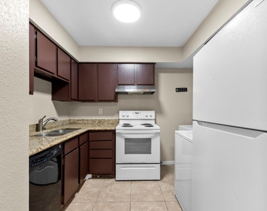 9350 Country Creek Drive - Photo Thumbnail 14