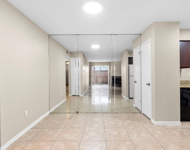 9350 Country Creek Drive - Photo Thumbnail 13