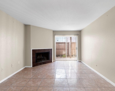 9350 Country Creek Drive - Photo Thumbnail 7