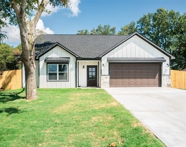 2414 Myrtle Street - Photo Thumbnail 9