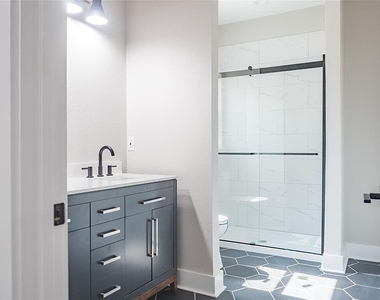 2414 Myrtle Street - Photo Thumbnail 1