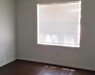 629 W Ridge Drive - Photo Thumbnail 1
