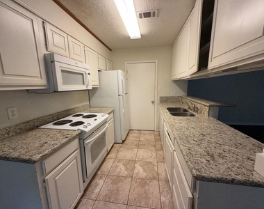 629 W Ridge Drive - Photo Thumbnail 7