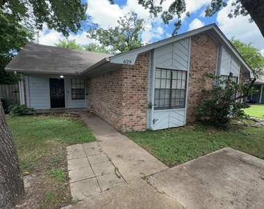 629 W Ridge Drive - Photo Thumbnail 1