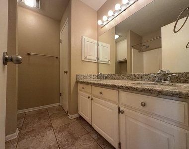 629 W Ridge Drive - Photo Thumbnail 15