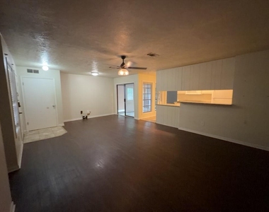 629 W Ridge Drive - Photo Thumbnail 11