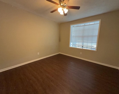 629 W Ridge Drive - Photo Thumbnail 10