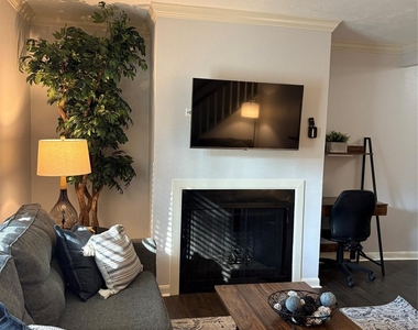 732 Memorial Mews Street - Photo Thumbnail 1