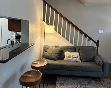 732 Memorial Mews Street - Photo Thumbnail 17