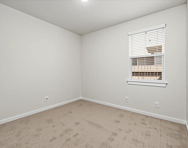 14334 Winema View Lane - Photo Thumbnail 24
