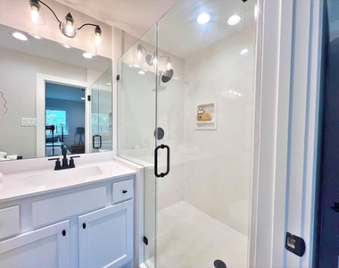 701 Cannan Drive - Photo Thumbnail 12