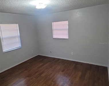 883 W Ohio Avenue - Photo Thumbnail 5