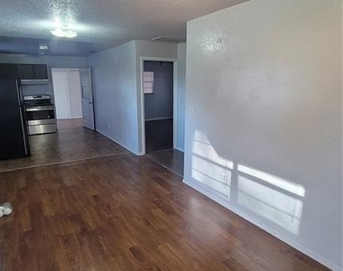 883 W Ohio Avenue - Photo Thumbnail 2