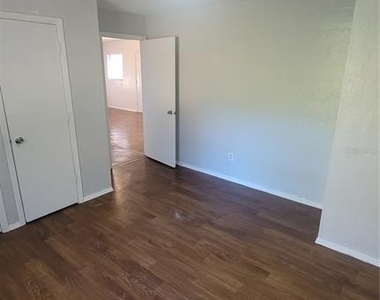 883 W Ohio Avenue - Photo Thumbnail 7