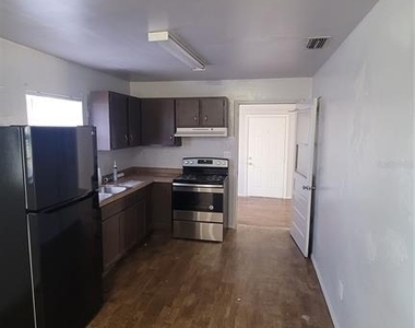 883 W Ohio Avenue - Photo Thumbnail 3