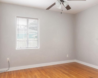 630 E Indiana Avenue - Photo Thumbnail 9
