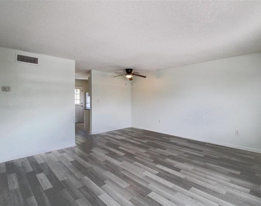 201 Poinsettia Pine Court - Photo Thumbnail 3