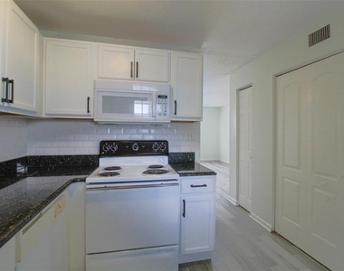 201 Poinsettia Pine Court - Photo Thumbnail 5