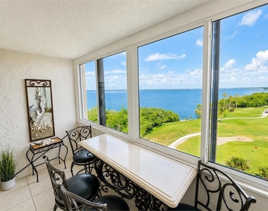 2616 Cove Cay Drive - Photo Thumbnail 7