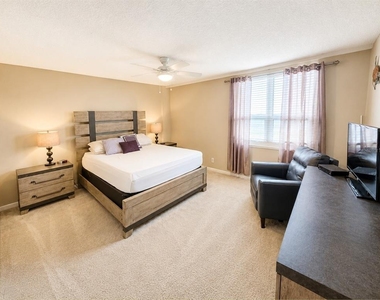 2616 Cove Cay Drive - Photo Thumbnail 9