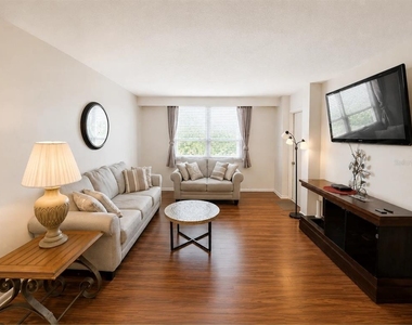 2616 Cove Cay Drive - Photo Thumbnail 5
