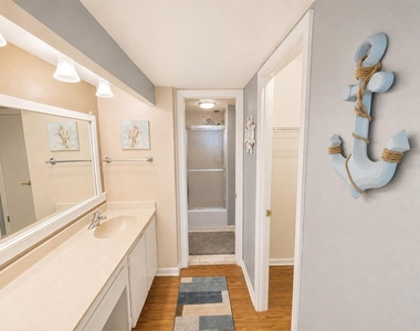 2616 Cove Cay Drive - Photo Thumbnail 10