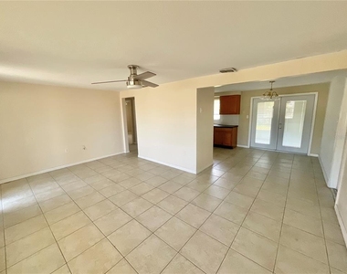 3528 Latimer Street - Photo Thumbnail 4