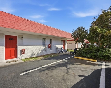 1302 Morris Park - Photo Thumbnail 9