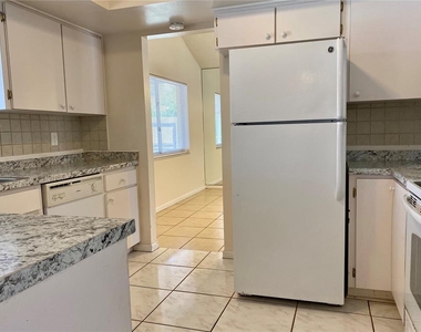 5205 Dublin Place - Photo Thumbnail 8