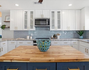 510 115th Avenue - Photo Thumbnail 8