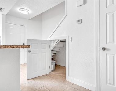 3913 Oak Limb Court - Photo Thumbnail 8