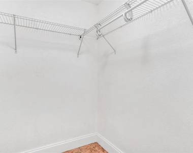 3913 Oak Limb Court - Photo Thumbnail 13