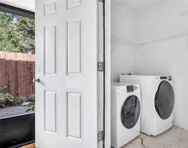 3913 Oak Limb Court - Photo Thumbnail 19