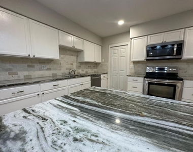 104 W Brentridge Drive - Photo Thumbnail 7