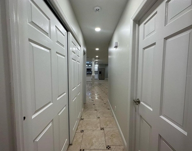 104 W Brentridge Drive - Photo Thumbnail 17