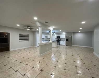 104 W Brentridge Drive - Photo Thumbnail 31