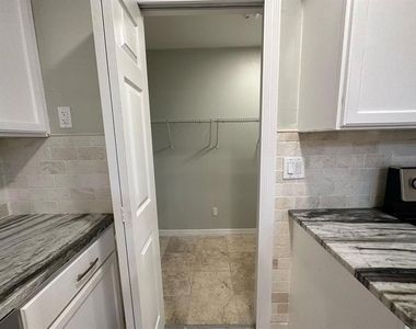 104 W Brentridge Drive - Photo Thumbnail 15
