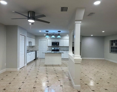 104 W Brentridge Drive - Photo Thumbnail 14