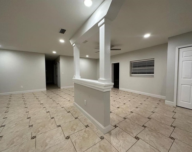 104 W Brentridge Drive - Photo Thumbnail 16