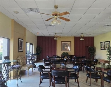 712 Oakgrove Drive - Photo Thumbnail 14