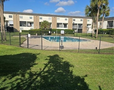 712 Oakgrove Drive - Photo Thumbnail 13