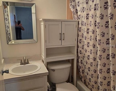 712 Oakgrove Drive - Photo Thumbnail 7
