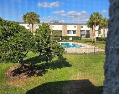 712 Oakgrove Drive - Photo Thumbnail 9