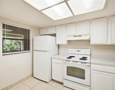 4991 Puritan Circle - Photo Thumbnail 5