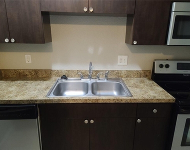 4211 W North A Street - Photo Thumbnail 8