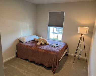 461 Voltaire Drive - Photo Thumbnail 11
